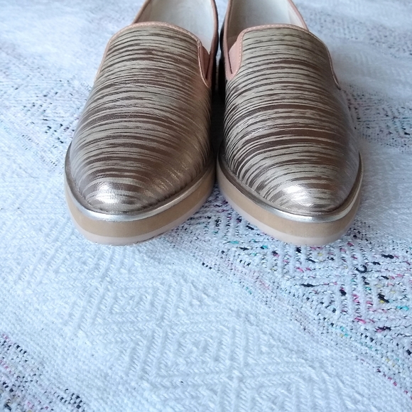 NEW Donald J. Pliner Betina Slip-on Loafers Gold 8.5 - Picture 8 of 14